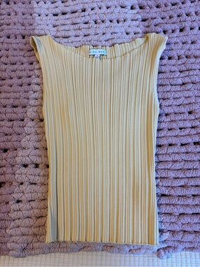 MIUO MUSE Ribbed Sleeveless Top in Pale Yellow